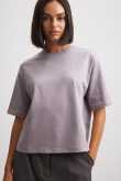 NA-KD Schweres T-Shirt im Boxy-Look - Purple